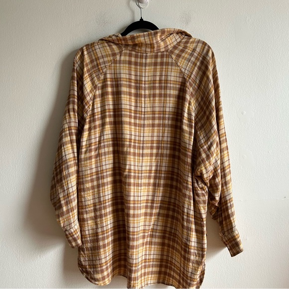 Aritzia Wilfred Free Tan Plaid Button Down Flannel Shirt - Picture 9 of 11